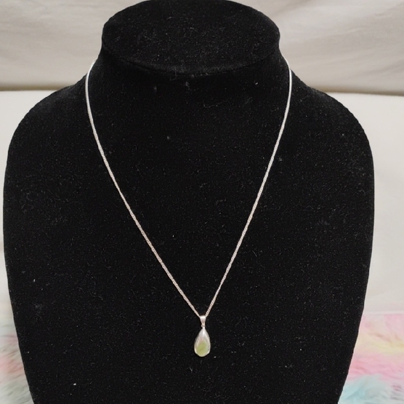925 Sterling Silver Minimalist Green Prehnite Teardrop Necklace - Picture 3 of 9